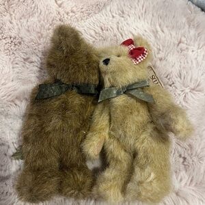 Retired Boyd’s Bear Plush. “Hugs N Kisses” Happy Anniversary Bears 6”